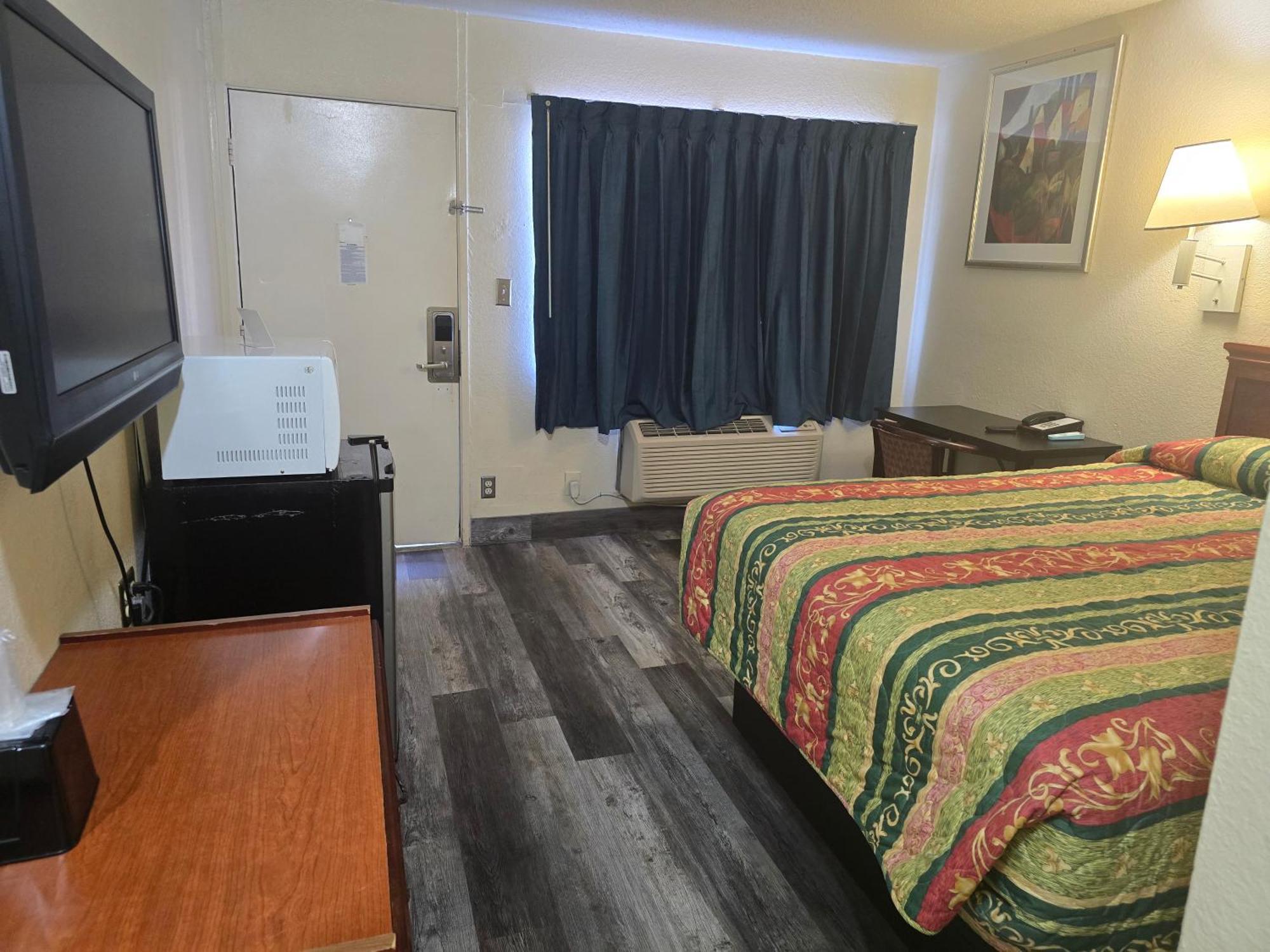 Carpet Inn 오펠리카 외부 사진
