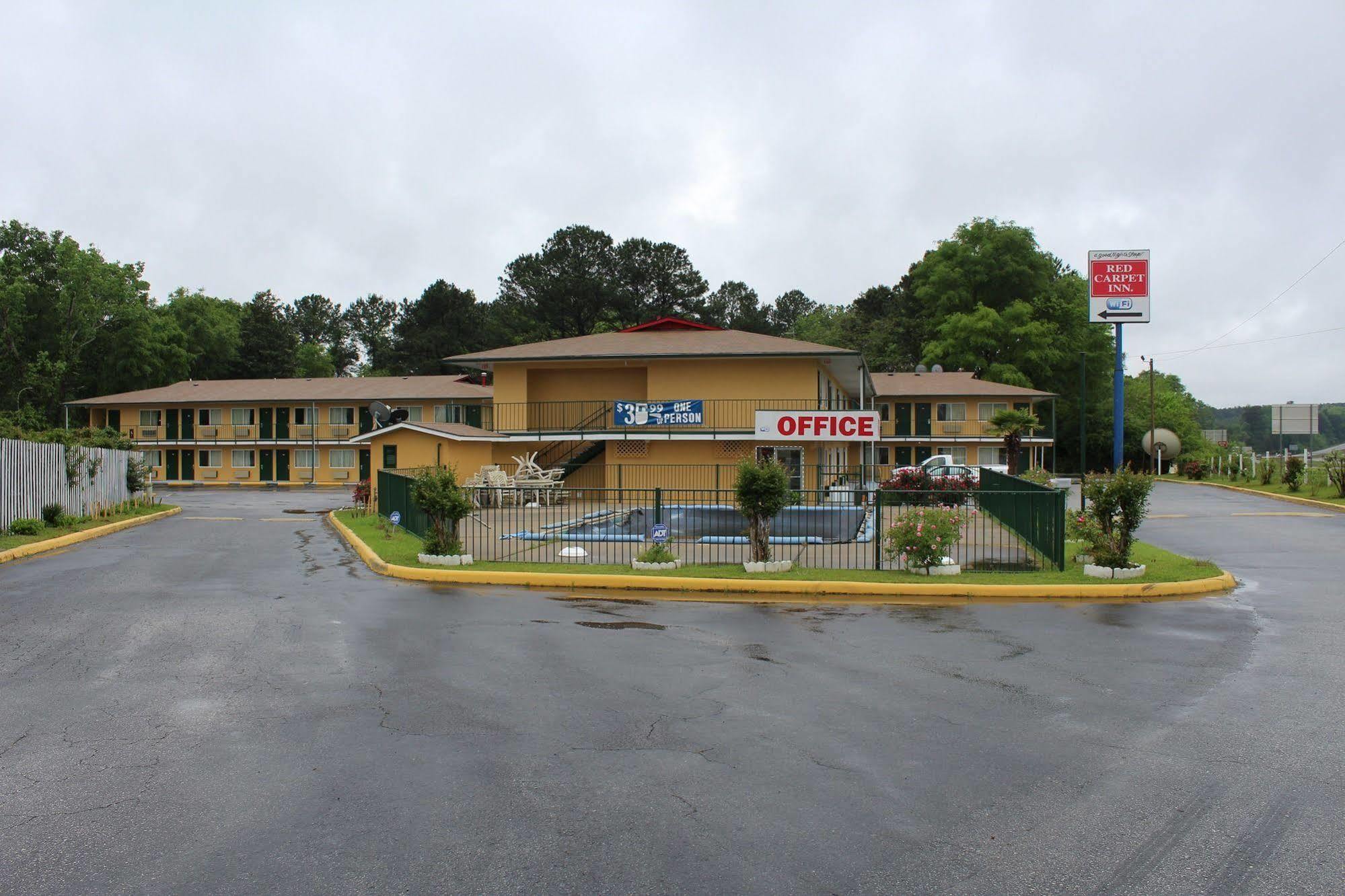 Carpet Inn 오펠리카 외부 사진